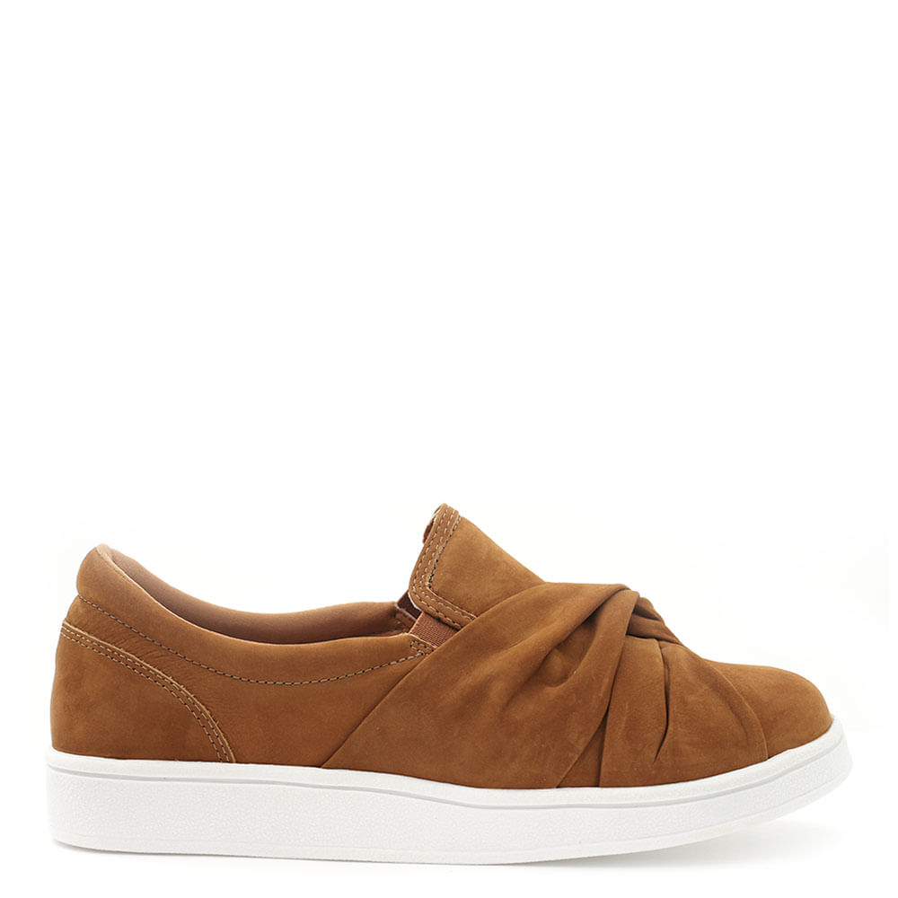 slip on caramelo